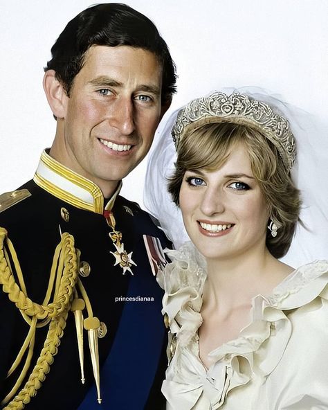 Princess Diana Spencer on Instagram: “39 years ago today on Wednesday, July 29, 1981, Lady Diana Spencer, a 20 year old kindergarten teacher, married Charles, Prince of Wales,…” Prince Charles Wedding, Charles And Diana Wedding, Camila Parker, Prințesa Diana, Prins Charles, Putri Diana, Princess Diana Wedding, Prince Charles And Diana, Prins William