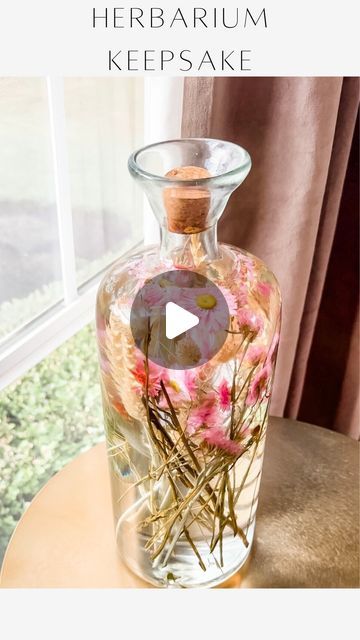 Janine Graff, Floral Projects, Diy Floral Decor, Dried Pressed Flowers, Flowers In Jars, Flower Arrangements Diy, Baby Oil, Flowers Plants, Jar Crafts