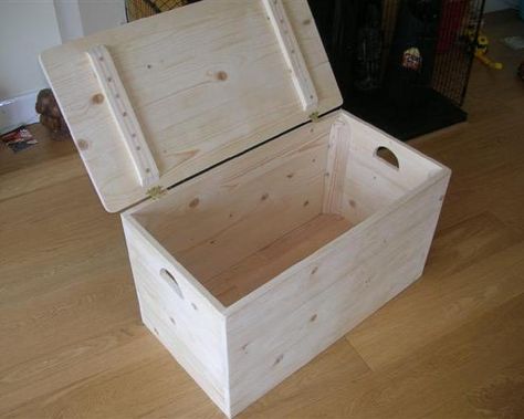 Woodworking Projects for Beginners Toy Box Plans, Kids Woodworking Projects, Wood Projects For Beginners, Woodworking Projects For Kids, Into The Wood, Diy Casa, Small Woodworking Projects, Woodworking For Kids, Popular Woodworking