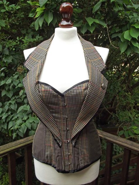 Corset made from a tweed men's jacket! Tweed Corset, Corset Steampunk, Mode Steampunk, Steampunk Corset, Style Steampunk, Steampunk Costume, Steampunk Clothing, Upcycled Clothing, Jackets Men Fashion