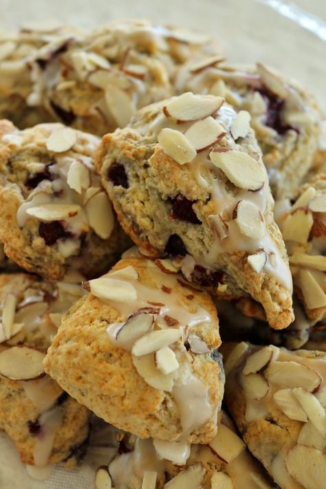 Perfect for summer, and simply bursting with flavor, these Fresh Cherry Almond Scones are sure-fire winners. If you enjoy fresh cherries, and you love flaky, buttery scones, this is a marriage made in heaven. Cherry Almond Scones, Almond Scones, Breakfast Scones, Cherry Scones, Baking Scones, Scones Recipe Easy, Fresh Cherry, Savory Scones, Cherry Almond