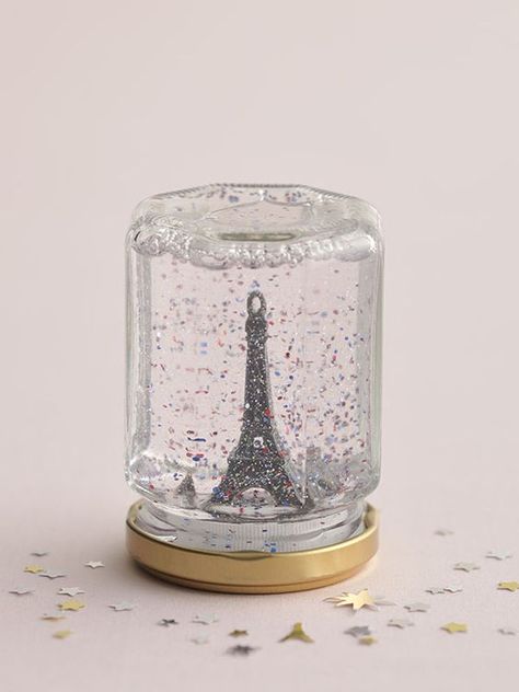 France-Inspired Crafts | Project kid Diy Paris Room Decor, Diy Paris, Paris Room Decor, Paris Themed Birthday Party, Paris Themed Bedroom, Paris Crafts, Paris Rooms, Paris Birthday Parties, Paris Bedroom