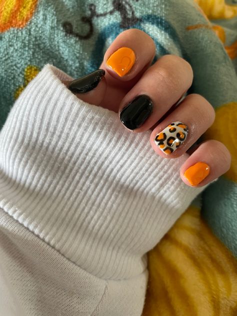 Halloween Leopard Nails, Beetle Gel Nail Polish Ideas, Leopard Nail Designs Fall, Beetles Gel Polish Ideas, Nails Pics, Cosmo School, Leopard Nail Designs, Beetles Gel Polish, Classy Nail Art Ideas