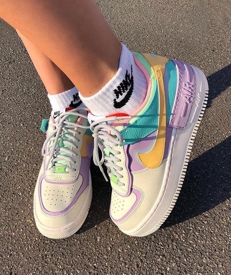 White Summer Shoes, Summer Shoes 2023, Sneakers Korean, Nike Shoes Women Fashion, Boty Nike, Nike Air Force 1 Shadow, Nike Shoes Air Force, Air Force 1 Shadow, Basket Style