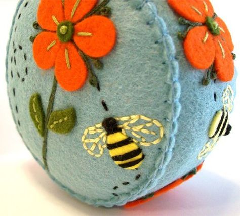 Flower Pincushion, Felt Pincushions, Needle Cases, Felt Embroidery, Japanese Embroidery, Wool Crafts, Wool Applique, Orange Flower, Pin Cushion