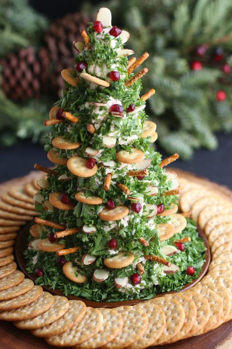 Cheese & Bacon Christmas Tree Appetizer - Snowflakes & Coffeecakes Cooking School Boursin Cheese Christmas Tree, Boursin Christmas Tree, Tree Appetizer, Cheese Tree, Appetizer Christmas, Appetizers Cheese, Christmas Tree Food, Cheese Dips, Santa Party