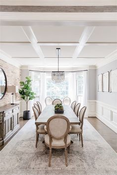 Small Dining Room Decor, French Country Dining Chairs, Design Dining Room, French Country Dining Room, Dream Dining Room, Modern Farmhouse Dining Room, Dining Room French, Dining Room Design Modern, Modern Farmhouse Dining