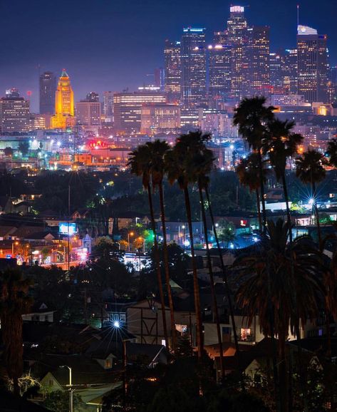 Los Angeles At Night, California Night, 90s California, California Cities, Night Views, Los Angeles Aesthetic, Hollywood Night, Hollywood Aesthetic, Cali Life