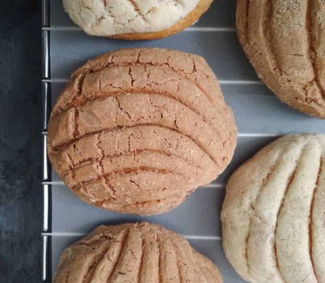 Conchas Recipe Concha Bread Recipe, Concha Cookies, Authentic Concha Recipe, Concha Recipe, Mexican Pastry, Conchas Recipe, Mexican Conchas, Traditional Mexican Breakfast, Mexican Sweet Bread