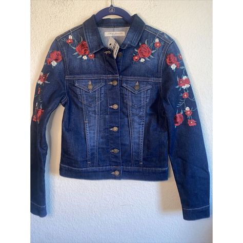 Cross Stitch design Rose Denim Jacket, Fall Denim Jacket, Brown Denim Jacket, Embroidery Rose, Cottage Coastal, Back Embroidery, Black Jean Jacket, Denim Jacket Fashion, Roses Pattern