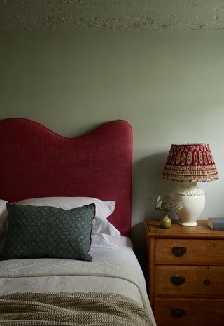 Mizzle Bedroom, House Near The Sea, Block Of Flats, Mews House, Samuel And Sons, Farrow And Ball Paint, Farrow And Ball, Attic Bedroom, Bedroom Green