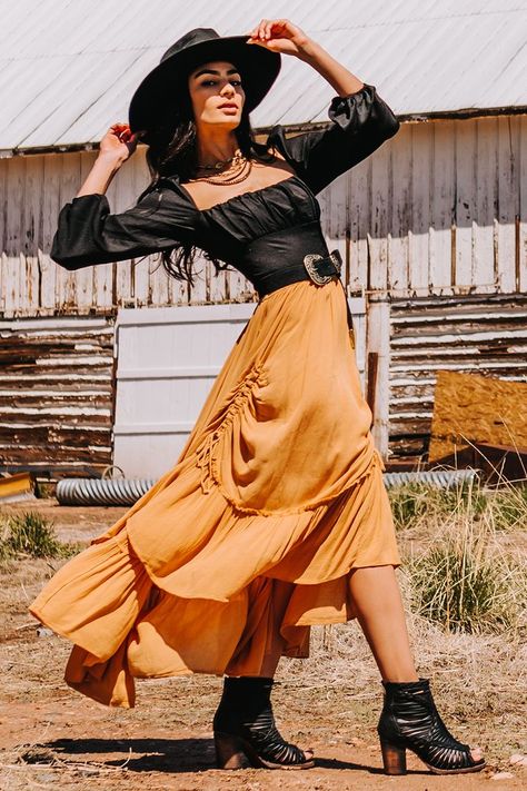 Create your own occasion to dress up. Ranchero Outfits Women, Fancy Western Outfits, Luxury Lifestyle Fashion, Looks Country, Estilo Country, Witchy Fashion, Witch Outfit, Western Chic, Cowgirl Outfits