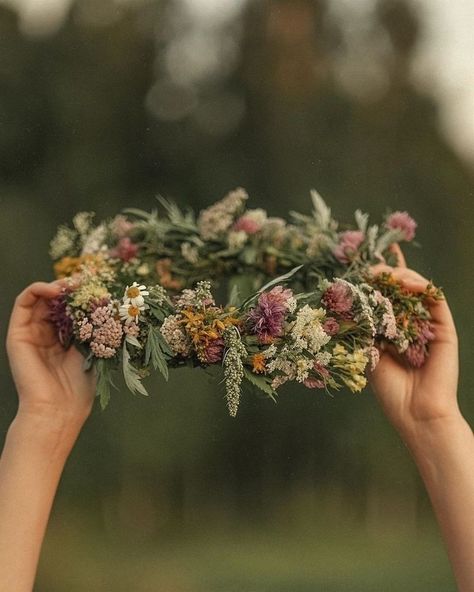 Second Wedding, Beltane, Cottagecore Aesthetic, Anne Of Green Gables, Summer Solstice, Forest Wedding, Green Gables, Arte Floral, Flower Crown