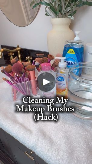 Dial Antibacterial Soap, How To Clean Brushes, Cleaning Makeup Brushes, White Vinegar Cleaning, Clean Makeup Brushes, Makeup Brush Cleaning, Blue Dawn, Women In Stem, Pop Art Makeup