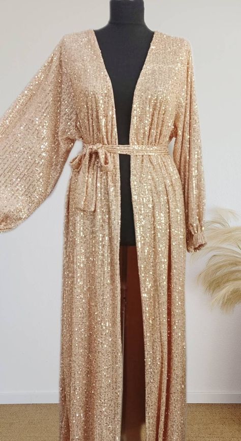 Bridal gold sequin kimono/ bride sequin dressing gown/ plus size sequin duster maternity photoshoot kimono/ bridesmaide sequin kimono Kimono Bride, Sequence Gown, Glittery Outfits, Sequin Duster, Sequin Kimono, Plus Size Sequin, Pakistani Wedding Outfits, Gown Plus Size, Studio 54