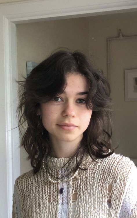 Short Grunge Hair, Výtvarné Reference, Wavy Haircuts, Hair Inspiration Short, Haircuts For Wavy Hair, Hair Stylies, Short Wavy Hair, Shag Haircut, Short Hair Haircuts