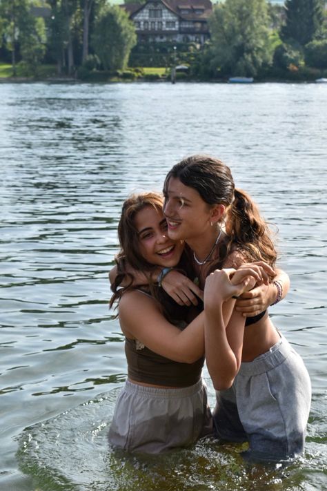 Sea Water Aesthetic, Outer Banks Vibes, Aesthetic Best Friends, Water Aesthetic, Girl In Water, Night Swimming, Trip Outfits, River Bank, Wet Clothes