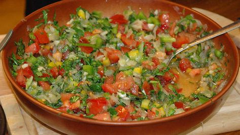 Pebre (Chilean Salsa) Raw Fish Recipes, Rocco Dispirito Recipes, Pumpkin Fritters, South American Recipes, Pumpkin Dishes, Best Chili Recipe, Sbs Food, Onion Recipes, Barbecue Recipes