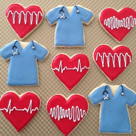 COOL COOKIES IDEAS 2 Pqrst Waves, Medical Cookies, Nurse Cookies, Cookies Cupcake, Doctor Graduation, Heart Monitor, Themed Cookies, Pretty Cookies, Creative Cookies