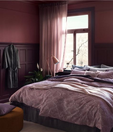 Lilac Bedroom Decor, Burgundy Bedroom, Lilac Bedroom, Monochromatic Bedroom, Purple Bedrooms, Feminine Bedroom, Purple Bedroom, Cosy Room, Bed Linen Design