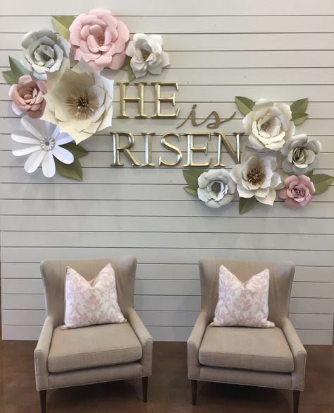 Cross Photo Backdrop, Spring Photobooth Ideas, Spring Photo Booth Ideas, Easter Decorating Ideas For Church, Spring Stage Design, Church Decor For Easter, Easter Sunday Photo Backdrop, Easter Selfie Station, Easter Photo Op Church