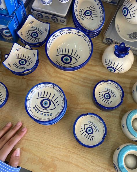 Greek Pottery Designs Pattern, Greek Plates Ceramic, Greek Ceramics Design, Evil Eye Pottery Painting, Evil Eye Ceramics, Greek Pottery Designs, Evil Eye Pottery, Creative Space Keramik, Greece Pottery