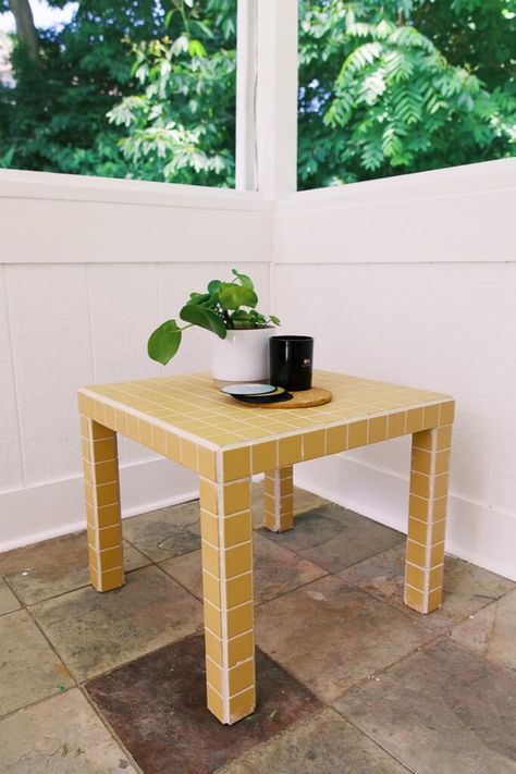 The viral TikTok tile table: Here's how to make it. Your old IKEA LACK table all scratched up? Tile it up and turn it into a brand new table. Diy Ikea Table, Ikea Tiles, Lack Side Table, Diy Kallax, Coffee Table Hacks, Ikea Lack Side Table, Lack Coffee Table, Ikea Side Table, Ikea Coffee Table