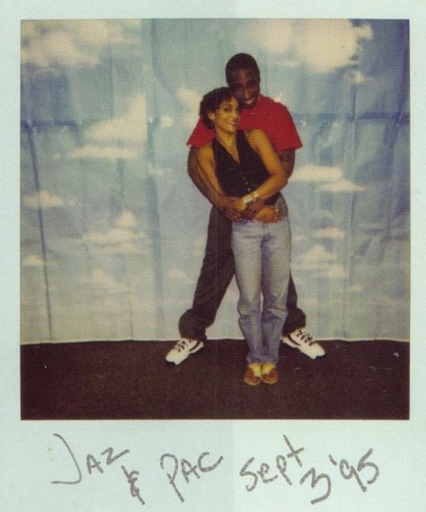 Jasmine Guy visiting Tupac in prison Jasmine Guy, Tupac Makaveli, 2pac Quotes, Tupac Pictures, Vintage Black Glamour, Hip Hop And R&b, Black Actors, Gangsta Rap, 90s Music