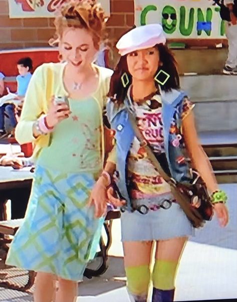 2010s Disney Channel Aesthetic, 90s Disney Channel Outfits, 00s Movie Fashion, Disney Stars 2000s, 2000s Middle School Fashion, Disney Chanel 2000 Outfits, Old Disney Channel Outfits, Disney Channel Early 2000s, Weird 2000s Fashion