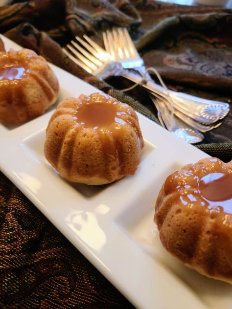 Rum Pudding Cake, Amaretto Glaze For Cake, Mini Rum Cakes Bundt Pans, Mini Rum Bundt Cakes, Vegan Mini Bundt Cakes, Tiny Bundt Cake Recipes, Vegan Rum Cake, Vegan Mini Cake, Mini Rum Cakes