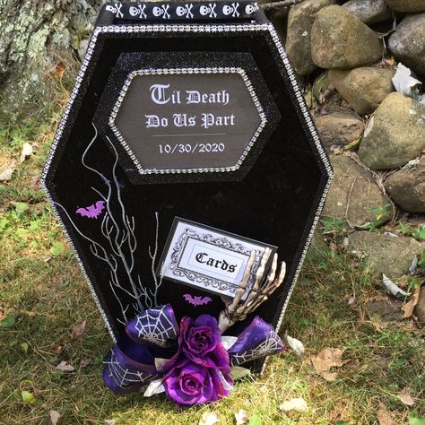 Coffin Card, Halloween Wedding Decorations, Wedding Decisions, Rustic Card Box, Halloween Wedding Invitations, Purple Gothic, Halloween Cake Topper, Wedding Halloween, Wedding Card Box