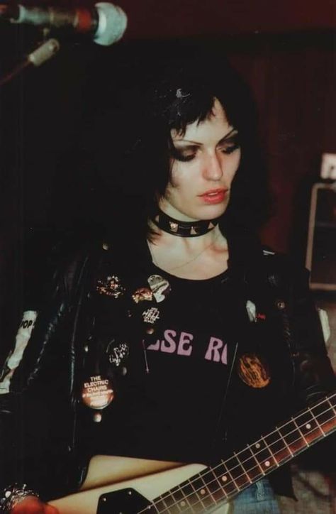 Punk Bassist, Gaye Advert, 70s Punk, Typical Girl, Goth Gf, Punk Rock Bands, Joan Jett, Women In Music