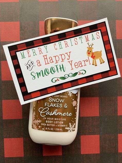 Hand Lotion Christmas Gift Tag Free Printable, Lotion Gift Ideas Christmas, Christmas Lotion Gift Tag, Lotion Gift Ideas Tags, Hand Lotion Gift Ideas, Lotion Gift Ideas, Office Christmas Gifts Coworkers, Cute Christmas Gifts For Coworkers, Best Teacher Christmas Gifts