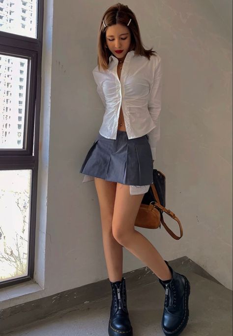 Skirt Collared Shirt Outfit, Denim Skirt Dr Martens Outfit, Mini Skirt School Outfit, White Button Down Shirt Outfit Aesthetic, Button Down Skirt Outfit, Pleaded Skirt Outfits Aesthetic, Box Pleat Skirt Outfit, Denim Pleated Skirt Outfit, Skirt And Button Down Shirt