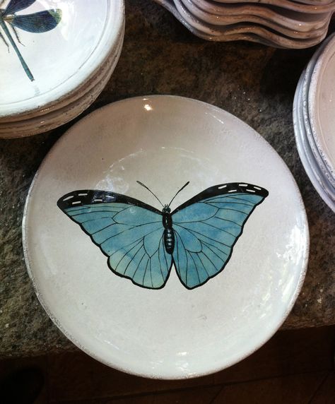 b blue butterfly Butterfly Plates Ceramic, Ceramic Butterfly Sculpture, Pottery Painting Outfit Ideas, Butterfly Ceramic Painting, Butterfly Pottery Painting, Butterfly Pottery Painting Ideas, Scrafito Ceramics, Butterfly Pottery, Pottery Butterfly