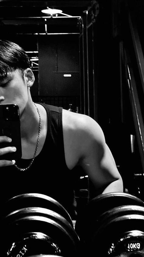 김민규 Kim Mingyu aesthetic Kpop  Seventeen 세븐틴 handsome korea boy idol instagram update abs gym boy Mingyu Gym Selfie, Mingyu Instagram, Gym Wallpaper, Min Gyu, Vernon Chwe, Kim Min Gyu, Seventeen Mingyu, Kim Mingyu, Dara Kpop