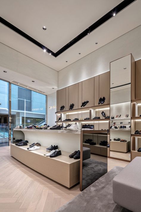 » MC.CHOICE Wongtee Plaza store Designer Store Aesthetic, Shopping Center Architecture, Shoe Store Design, Clothing Store Interior, Store Interiors, Bedroom Closet Design, Retail Store Design, Shoes Store, Retail Design Blog