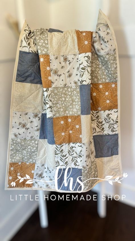 Modern baby quilt - floral - sunshine quilt - one of a kind - ready to ship by MyLittleHomemadeShop on Etsy Baby Quilt Color Schemes, Baby Shower Quilt Squares, Homemade Quilts Ideas, Simple Baby Quilt Patterns, Boy Quilt Patterns, Puffer Quilt, Modern Baby Quilt Patterns, Embroidered Quilt Blocks, Sunshine Quilt