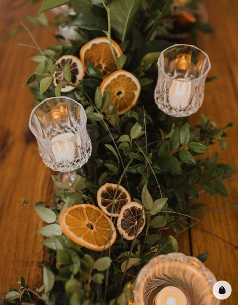 Citrus Theme Tablescape, Historic Themed Wedding, Center Piece Table Decor, Thanksgiving Wedding Centerpieces, Fruit In Wedding Centerpieces, Fun Wedding Centerpiece Ideas, Wedding Table Decorations Farm Table, Dried Orange Wedding Centerpiece, Florida Citrus Wedding