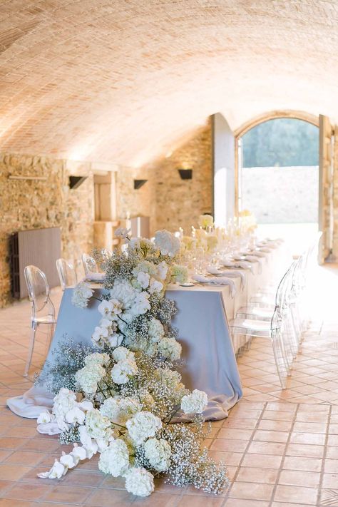 Long Table Decor Wedding, Blue Centerpieces Wedding, Bridal Brunch Decorations, Blue Centerpieces, Bridal Fair, Sweetheart Table Wedding, Dream Wedding Decorations, Hydrangeas Wedding, Something Blue Wedding