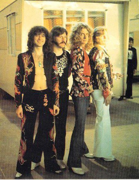 Backstage, May 23, 1975 Led Zeppelin Tattoo, Johnny Thunders, Robert Plant Led Zeppelin, Dimebag Darrell, John Paul Jones, John Bonham, Led Zep, Greatest Rock Bands, Musica Rock