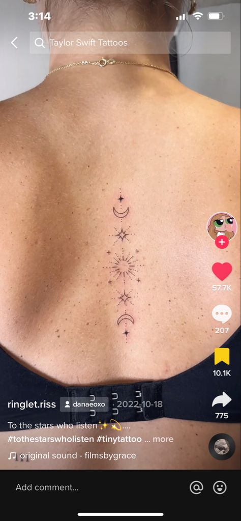 Taylor Swift Spine Tattoo, You Drew Stars Around Scars Tattoo, Tiny Spine Tattoo, Feyre Spine Tattoo, Tattoo Ideas Spine, Acotar Tattoo Ideas, Feyre Acotar, Tattoos Spine, Tattoo Star