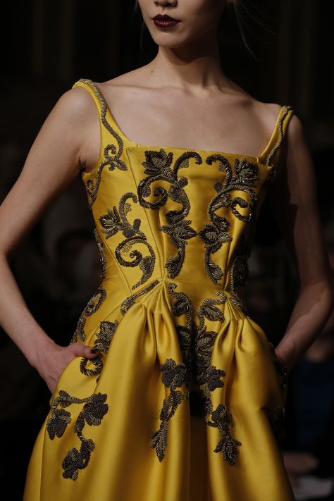 Zac Posen RTW F/W 2013 details Kristina Webb, Mode Tips, High Fashion Dresses, High Fashion Women, Dark Yellow, Zac Posen, Gorgeous Gowns, Beautiful Gowns, Fancy Dresses