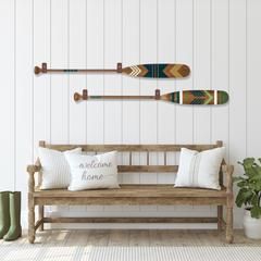 Paddle Decor Ideas, Painted Paddles Ideas, Decorative Canoe Paddles, Boathouse Decor, Boat Oars Decor, Nantucket Decor, Neutral Entryway, Canoe Paddle Decor, Boat House Decor