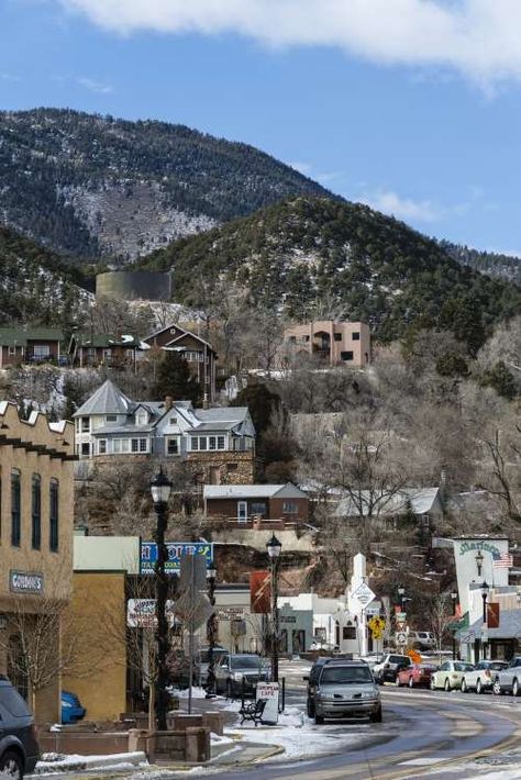 Manitou Springs Colorado, Chicago Vacation, Nebraska City, Colorado Towns, Psalm 91 11, Florida Holiday, Small Towns Usa, Manitou Springs, Christmas Destinations