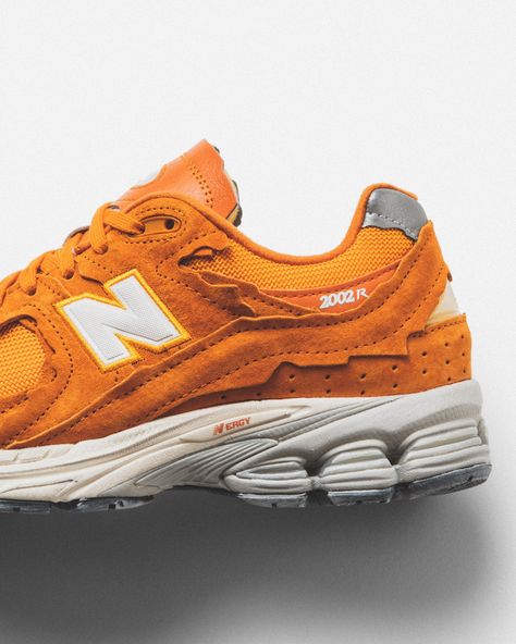 Packer on Twitter: "The well-received Refined Future edition of the New Balance 2002R showcases a balance between innovation and tradition, and this Vintage Orange colorway follows suit. • Releasing tomorrow (10/7) at 11am EST online and in store at our Teaneck & Jersey City locations. ($160) https://t.co/PVWZRffMrc" / Twitter New Balance 2002r, Jersey City, Vintage Orange, The Well, New Balance, In Store, Orange, Sneakers, Twitter