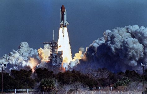 Challenger Explosion Space Shuttle Disasters, Challenger Explosion, Christa Mcauliffe, Space Shuttle Challenger, Nasa Space Shuttle, Cape Canaveral, Space Center, Lift Off, Time Life