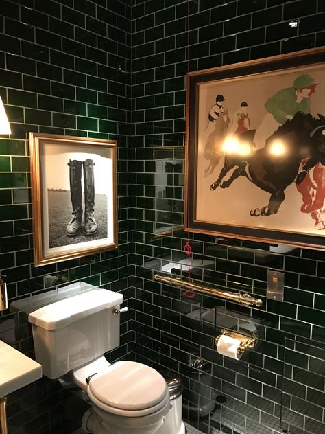 Polo Bar Bathroom Nyc, The Ivy Restaurant Interiors Toilets, Best Restaurant Bathroom Design, London Style Apartment, Fun Restaurant Bathroom Ideas, London Pub Aesthetic Interior, Nightclub Bathroom Aesthetic, Speak Easy Bathroom Ideas, Bar Toilet Design