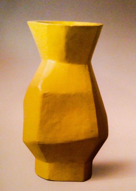 Vase Inspiration, Life Drawing Reference, Copper Vase, Alberto Giacometti, Square Vase, Keramik Design, Gold Vases, Clay Vase, Ceramics Ideas Pottery