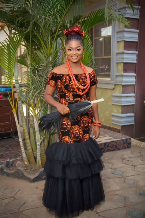 Igbankwu Nigeria, Igbo Native Attire For Ladies, Isiagu Styles For Ladies, Isiagu Styles, Igbo Culture, Asoebi Lace, Native Outfits, Igbo Traditional Wedding, Ankara Outfits